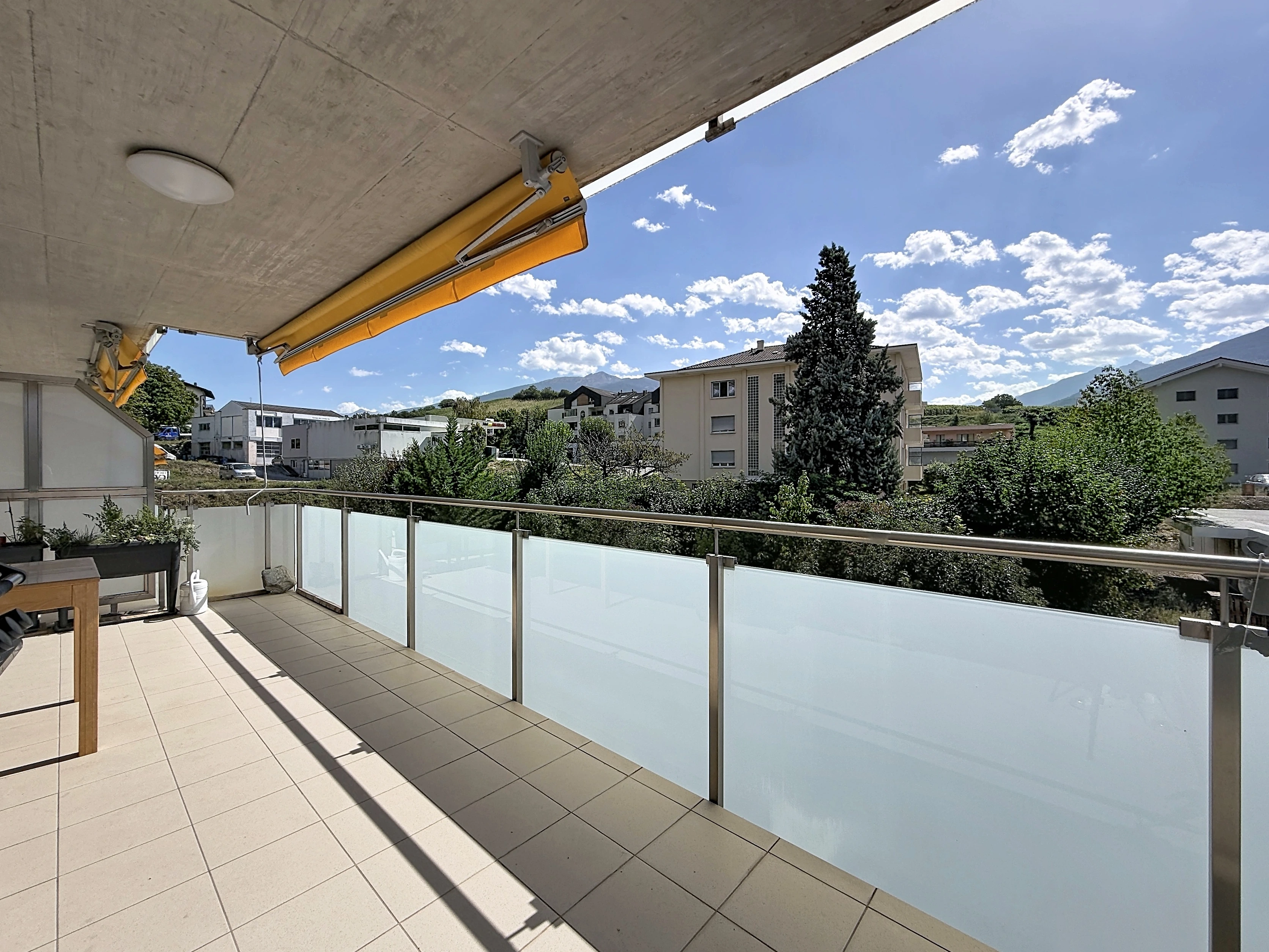 Superbe 4.5 pces lumineux avec balcon à Champlan — photo 7