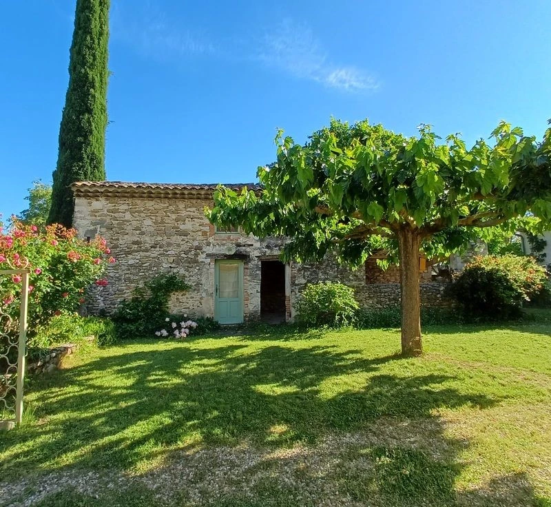 Ancienne ferme rénovée du XIXᵉ siècle en Drôme Provençale - France — photo 10