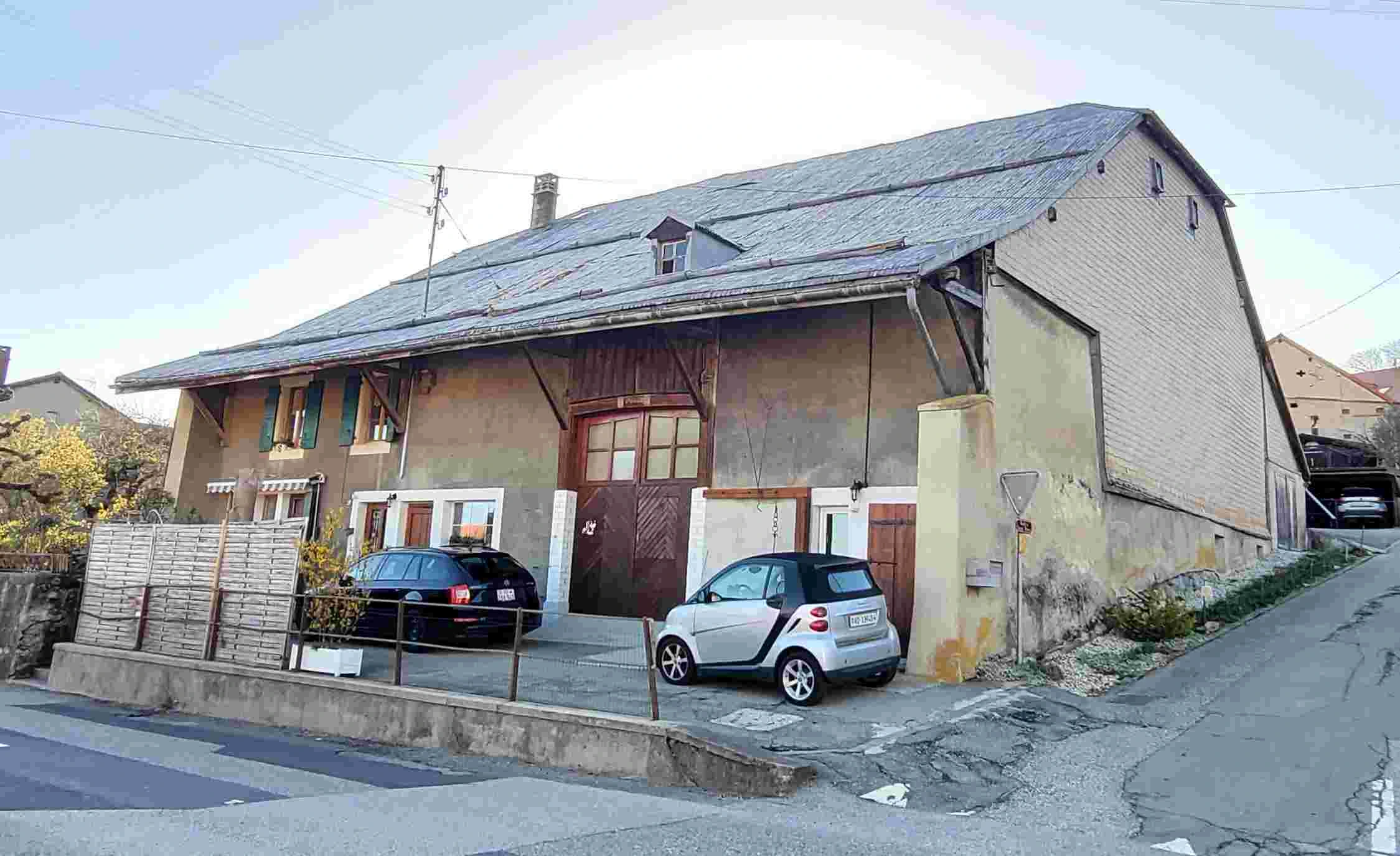 Maison de caractère à vendre – 7 logements - 2 buro/comm Mont-la-Ville (1148)
