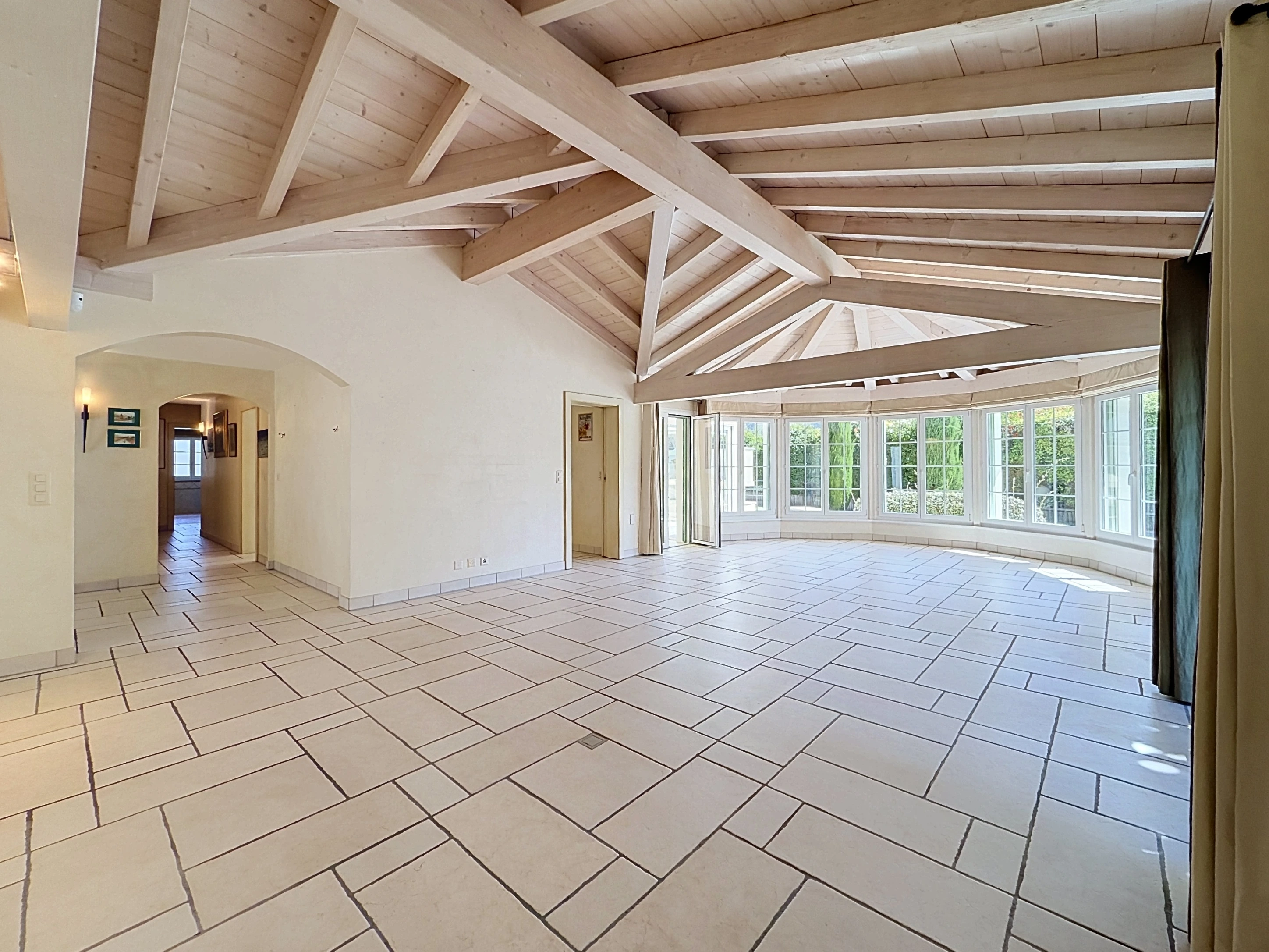 Spacieuse villa 5.5 pièces avec piscine et jardin — photo 4