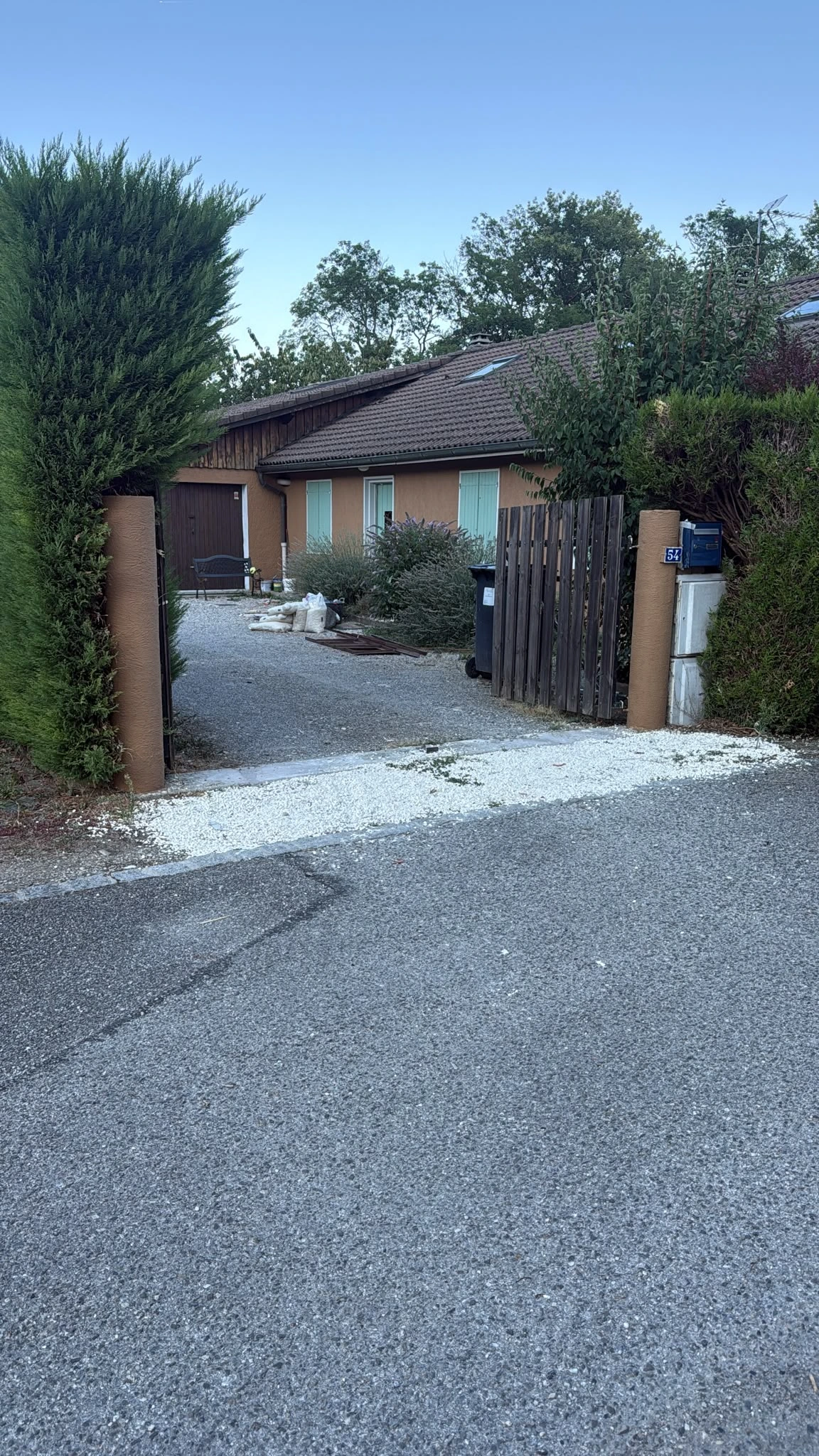 Maison à vendre à Cessy,France à 16,3 kms de Genève