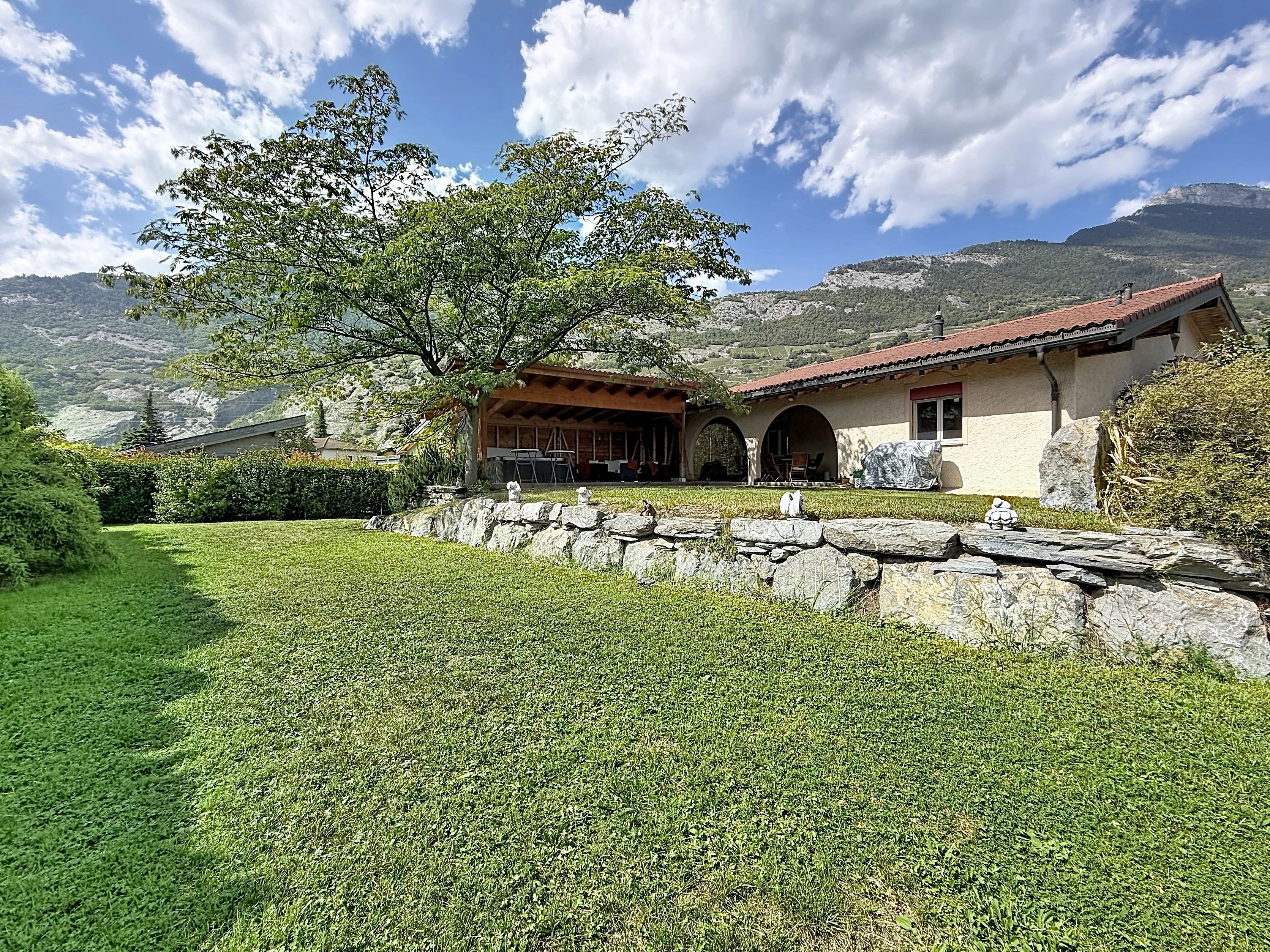 Spacieuse villa au calme, terrasse et jardin — photo 9