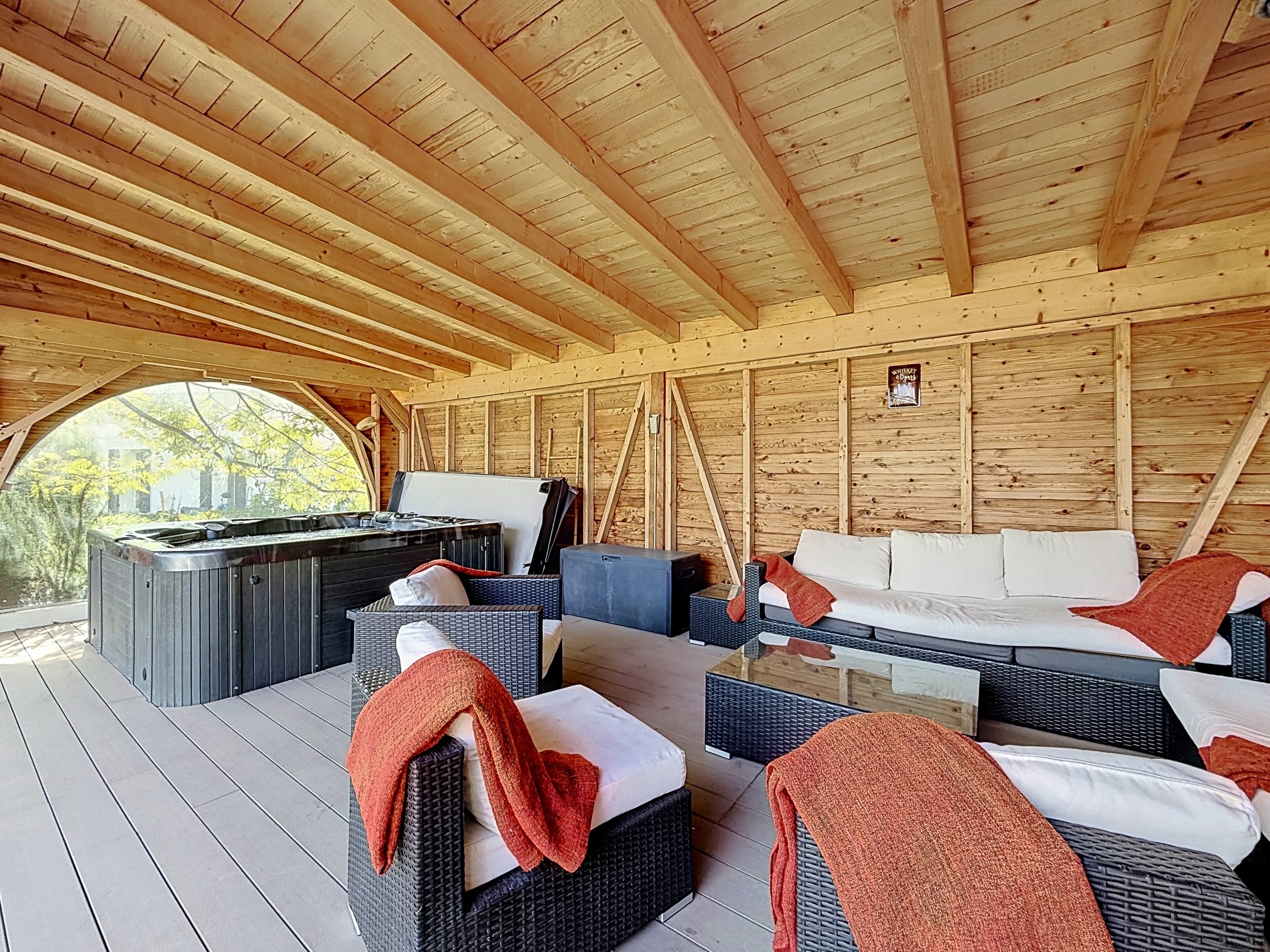 Spacieuse villa au calme, terrasse et jardin — photo 8